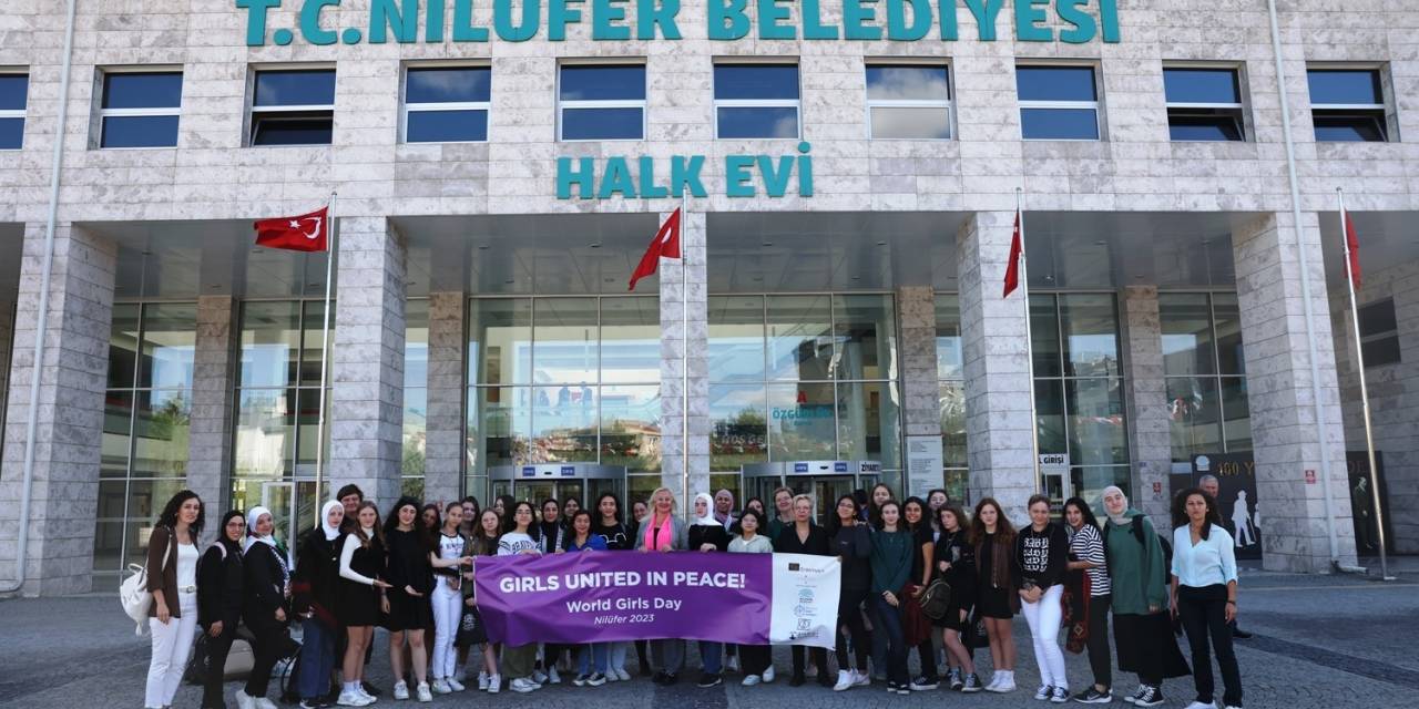 Kız Çocukları Nilüfer’den Dünyaya Dostluk Ve Barış Mesajı Verdi