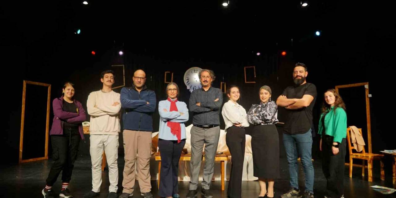 Ebb Şehir Tiyatrosu “Geç Kalanlar” İle Yeni Sezona “Perde” Dedi