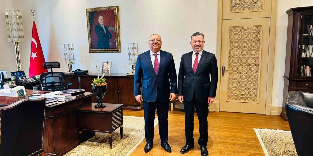 Rektör Kırışık, Cumhurbaşkanlığı İdari İşler Başkanı Dr. Kıratlı İle Görüştü