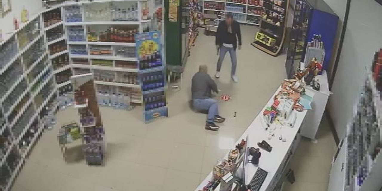 Tekel Bayisindeki Kavga Ve Silahlı Saldırı Kamerada