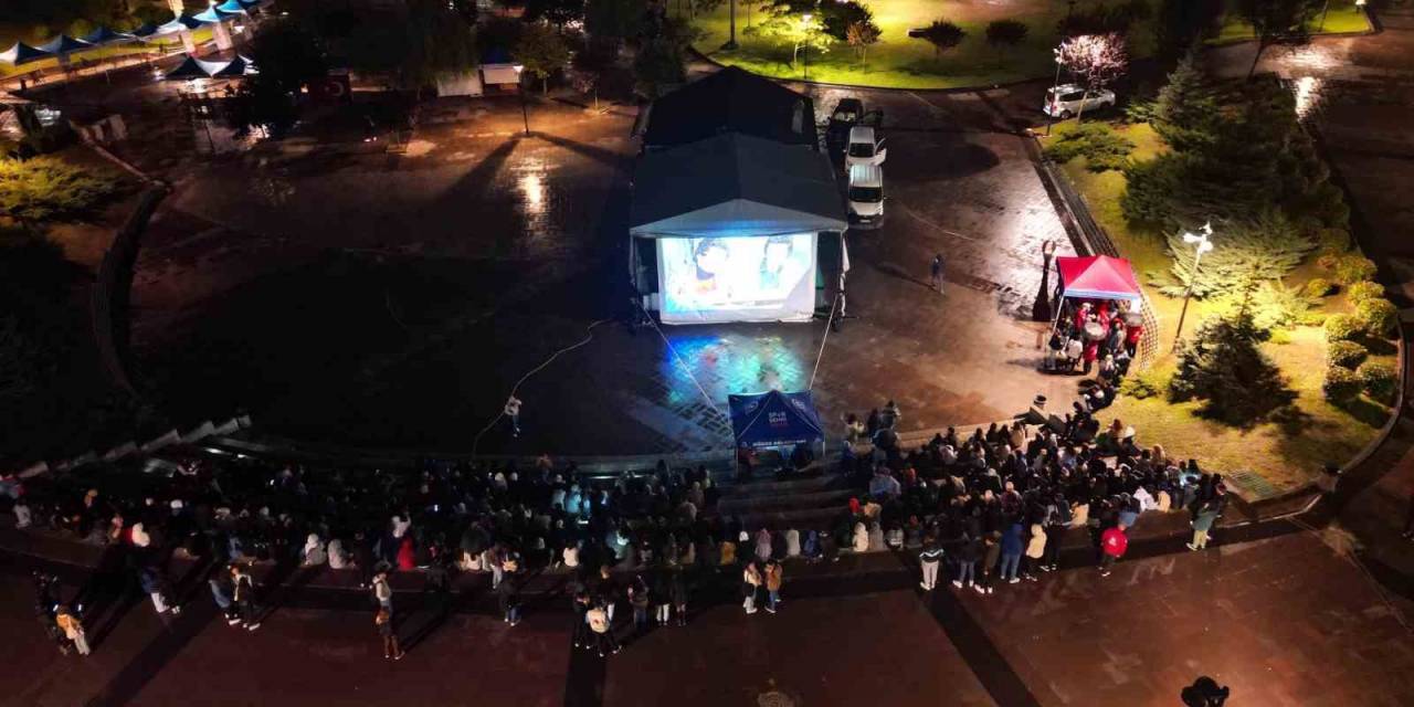 Gençler Geçmişe Yolculuk Yaptı