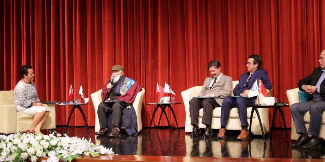 Esogü Gazeteci, Ressam, Kaligraf, Tasarımcı Etem Çalışkan’a Fahri Doktora Tevdi Etti