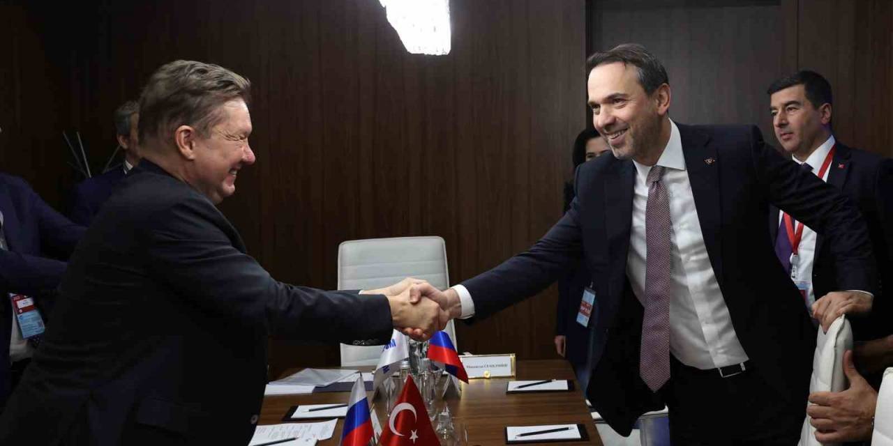 Enerji Ve Tabii Kaynaklar Bakanı Bayraktar, Rusya’da İkili Görüşmeler Yaptı