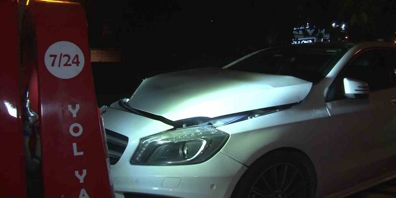 Kartal’da Otomobil Elektrikli Motosiklete Çarptı