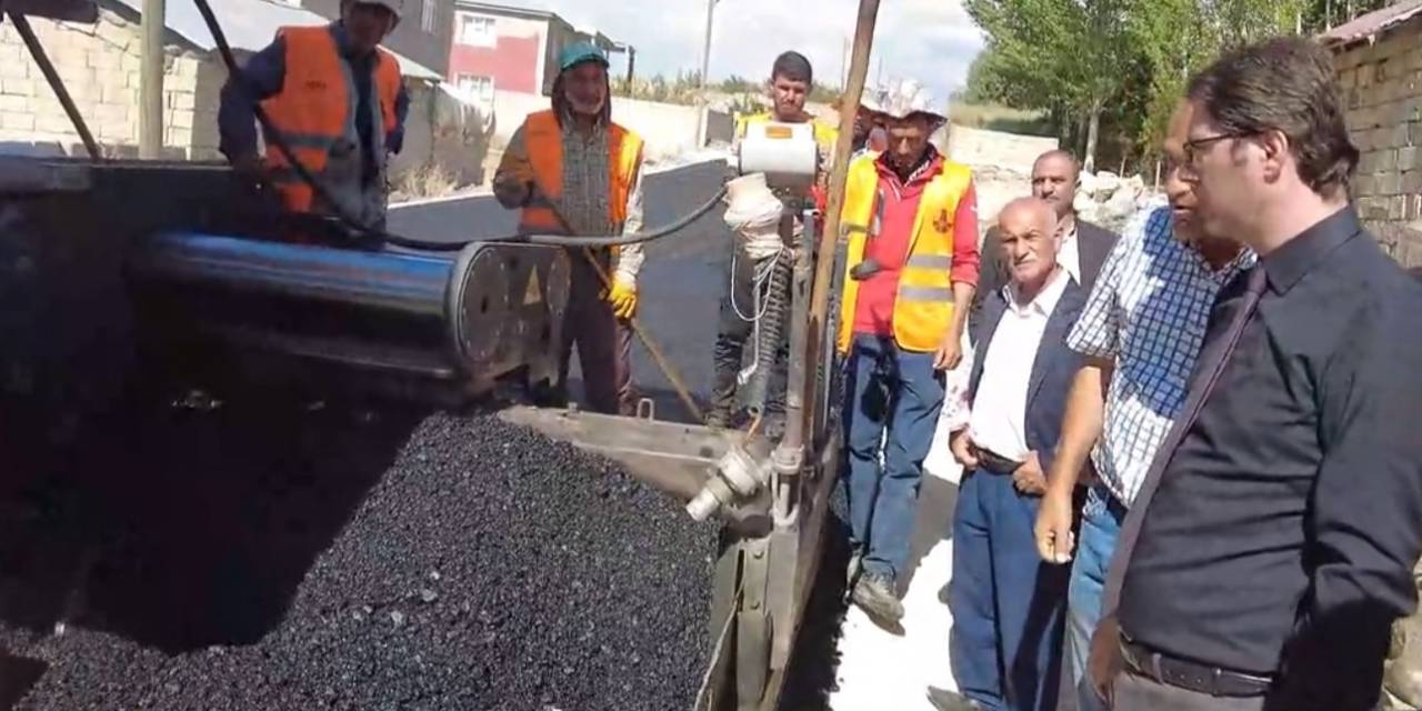 Erciş’te Asfalt Çalışması Devam Ediyor
