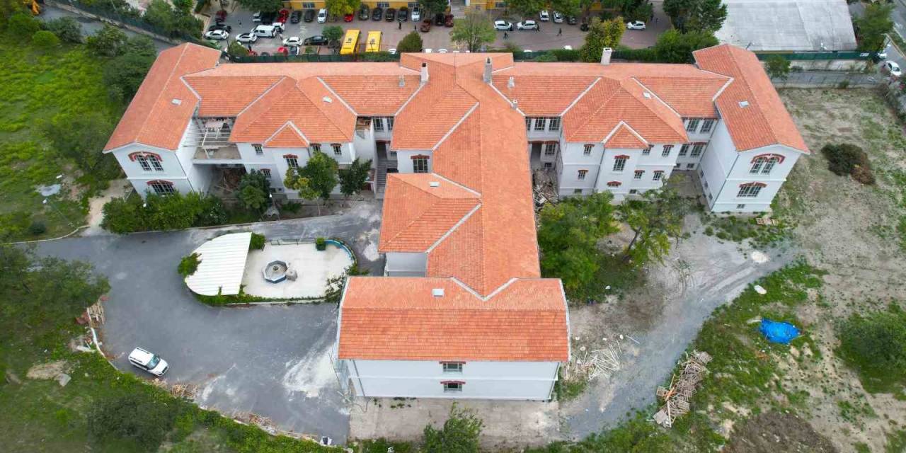 Yanan Balıklı Rum Hastanesi’nin İç Restorasyonunun Yüzde 65’i Tamamlandı