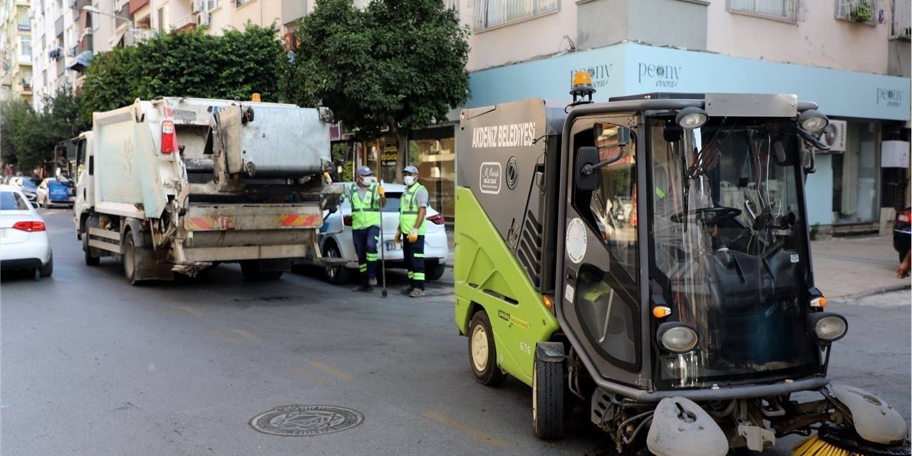 Akdeniz’de Sokaklar Temizleniyor