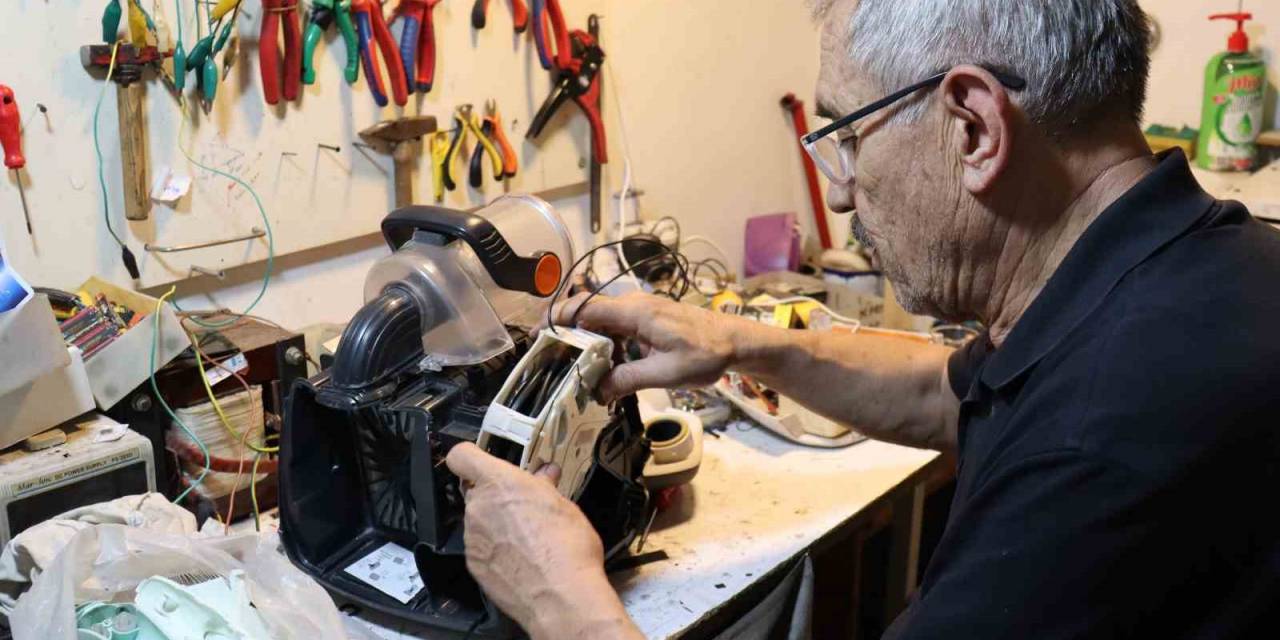 Bu Dükkanda Tamir Edilmeyecek Hiçbir Şey Yok