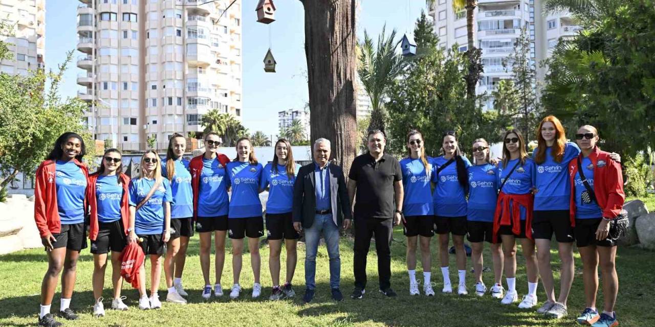 Başkan Uysal, ‘Voleybolda Rüyalar Şehrinin, Rüya Takımı Olabiliriz’