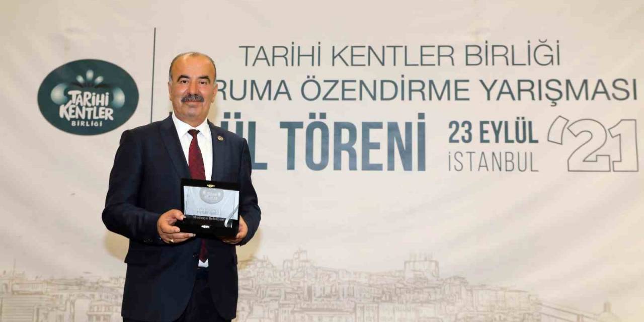 Myrleia Antik Kenti Arkeoplarkı’na Tarihi Kentler Birliği’nden Ödül