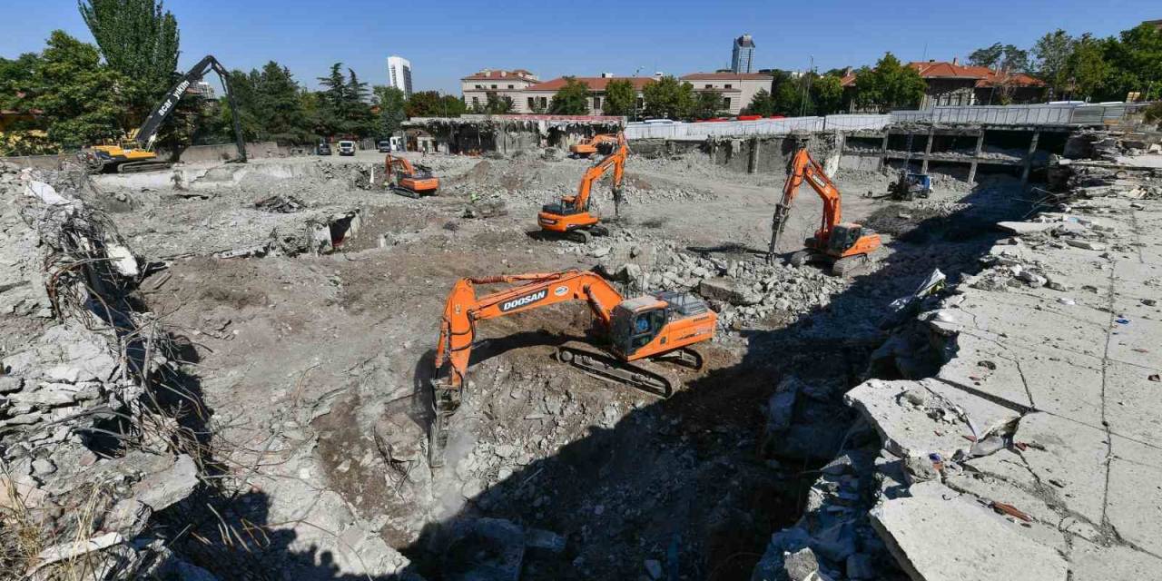 Abb, Ulus Meydanının Dönüşümü İçin Çalışmalarını Sürdürüyor