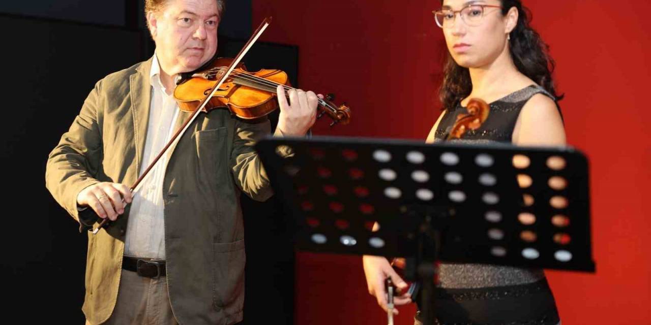 Mem’de Yeni Sezon Cihat Aşkın Konseri İle Başladı