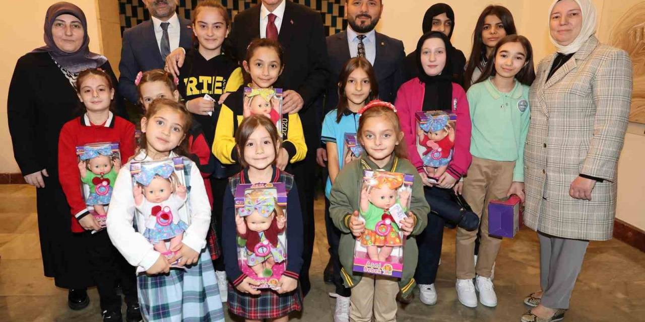 11 Ekim Doğumlu 11 Kız Çocuğu Cumhurbaşkanı Erdoğan İle Görüştü