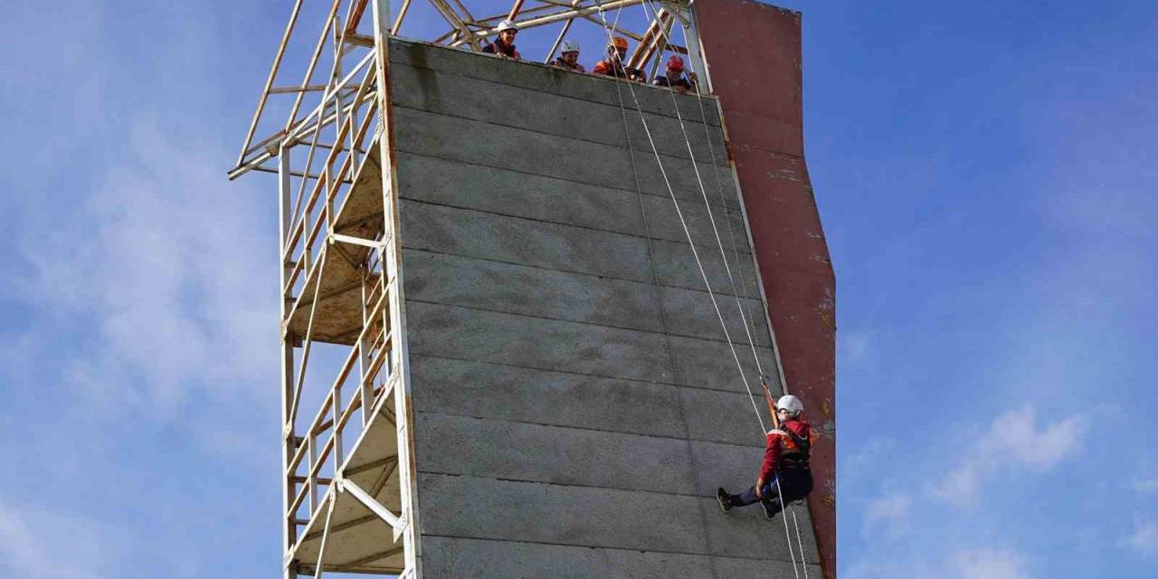 Atakum’un Afet Gönüllüleri Eğitimlerini Başarıyla Tamamladı
