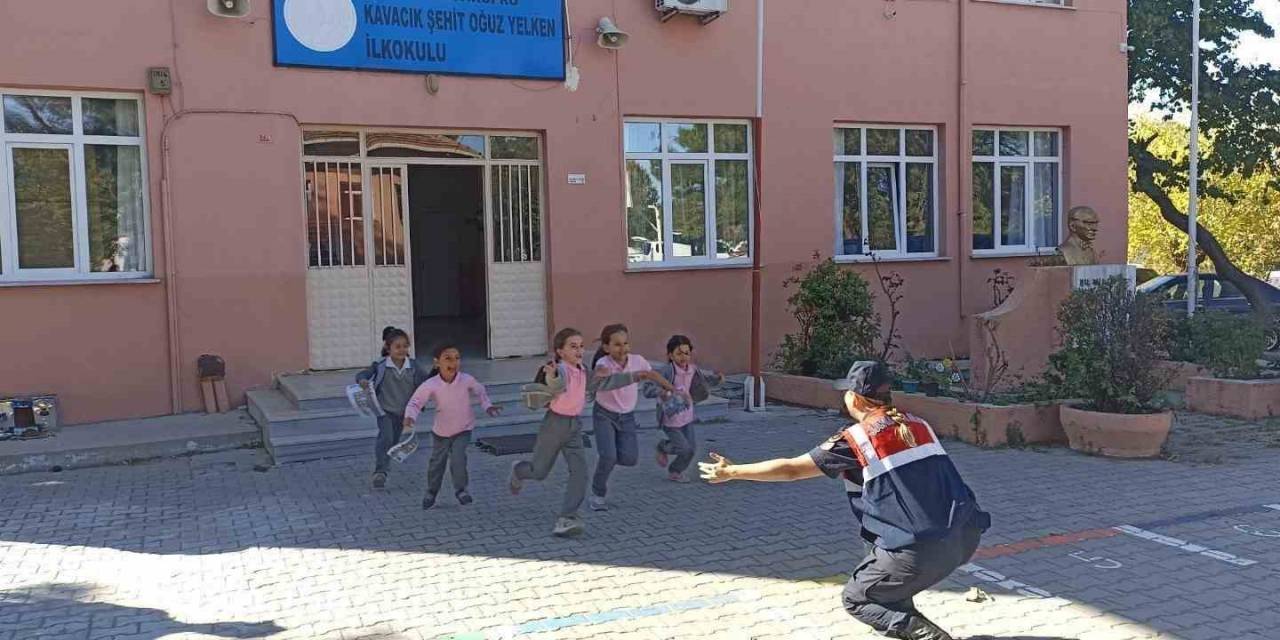 Edirne Jandarması Çocuklara Vatan Sevgisini Aşıladı