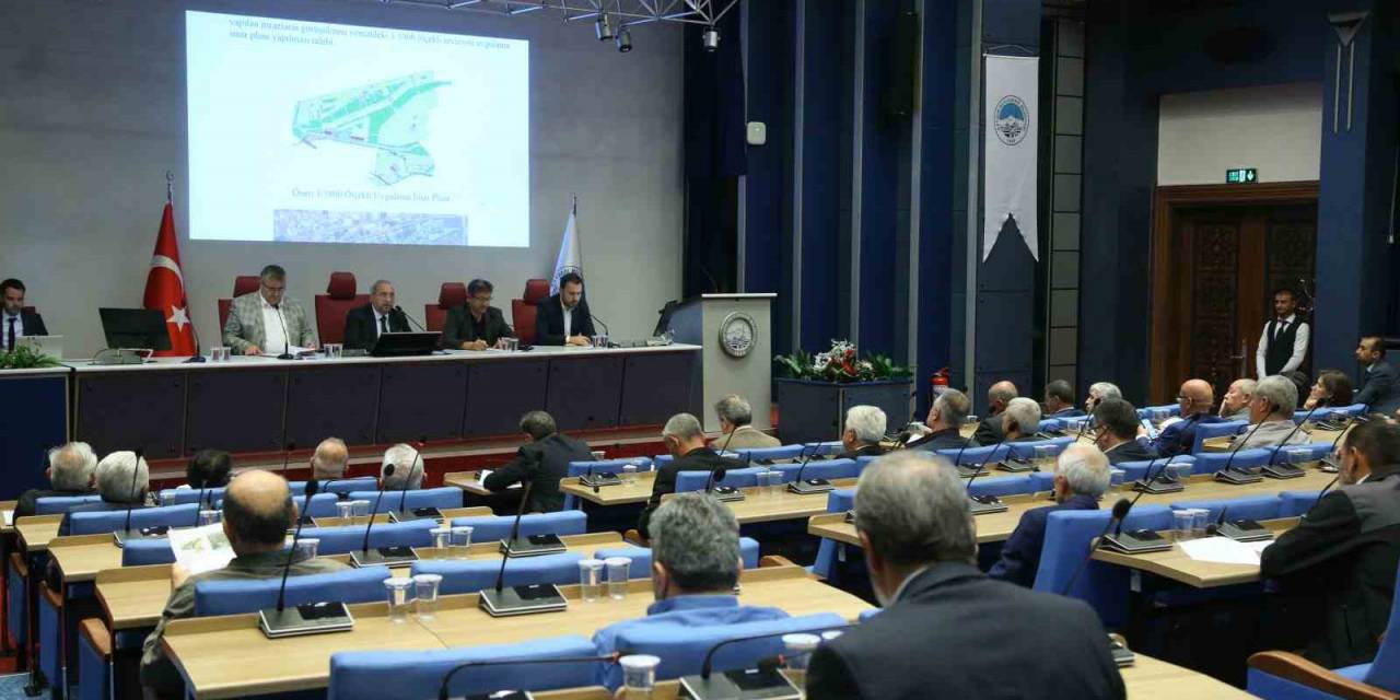 Yatırımda Kendi Rekorunu Kıran Büyükşehirden 2,5 Milyar Tl’lik Ek Bütçe