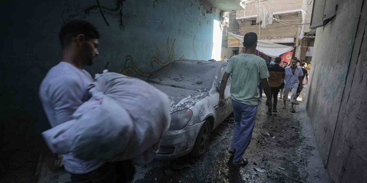 İsrail Savaş Uçakları Al-shati Mülteci Kampını Vurdu: 10 Ölü
