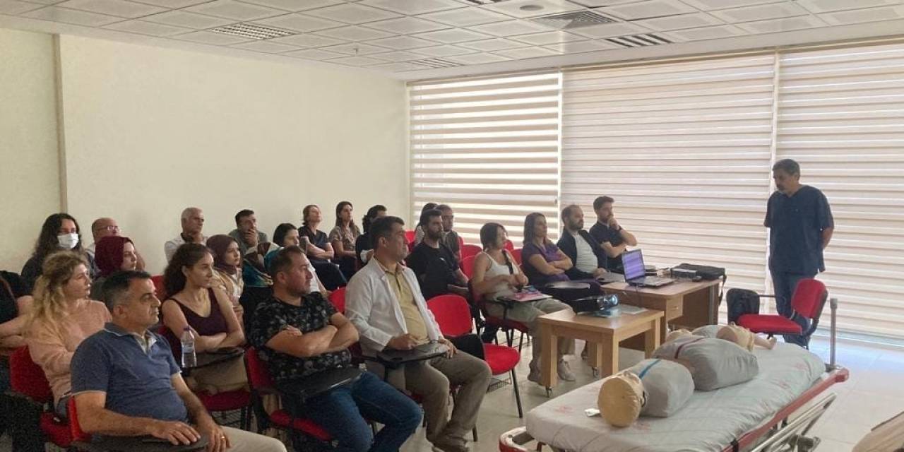 Sağlık Çalışanlarına Temel Ve İleri Yaşam Desteği Eğitimi