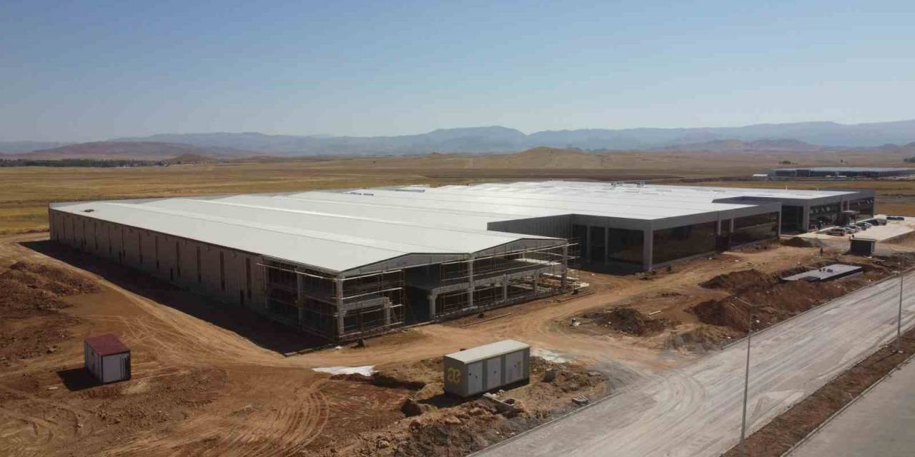 Fabrikalar Bir Bir Yükseliyor, Tamamlandığında 40 Bin Kişiye İstihdam Sağlayacak