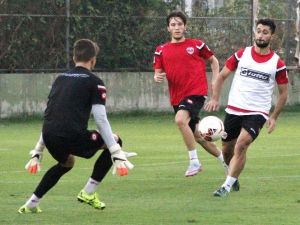 Adanaspor’da Futbolcular Göz Doldurdu