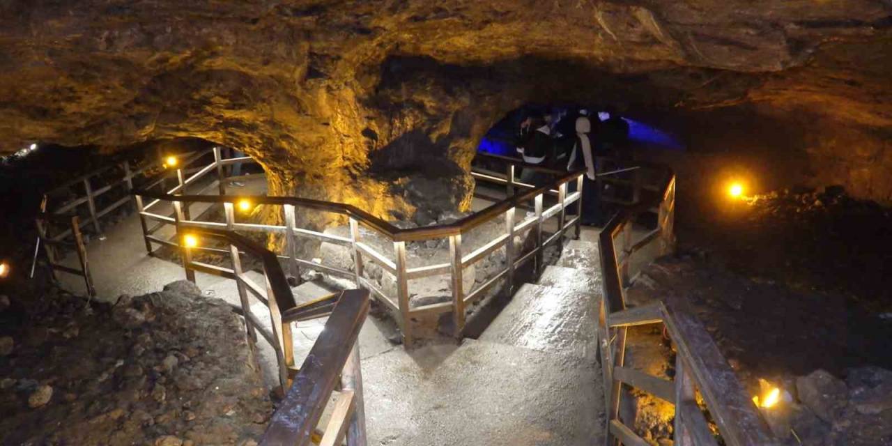 285 Metre Uzunluğunda 3 Kattan Oluşuyor: Tarihi Sulu Mağara Ziyaretçilerini Ağırlıyor