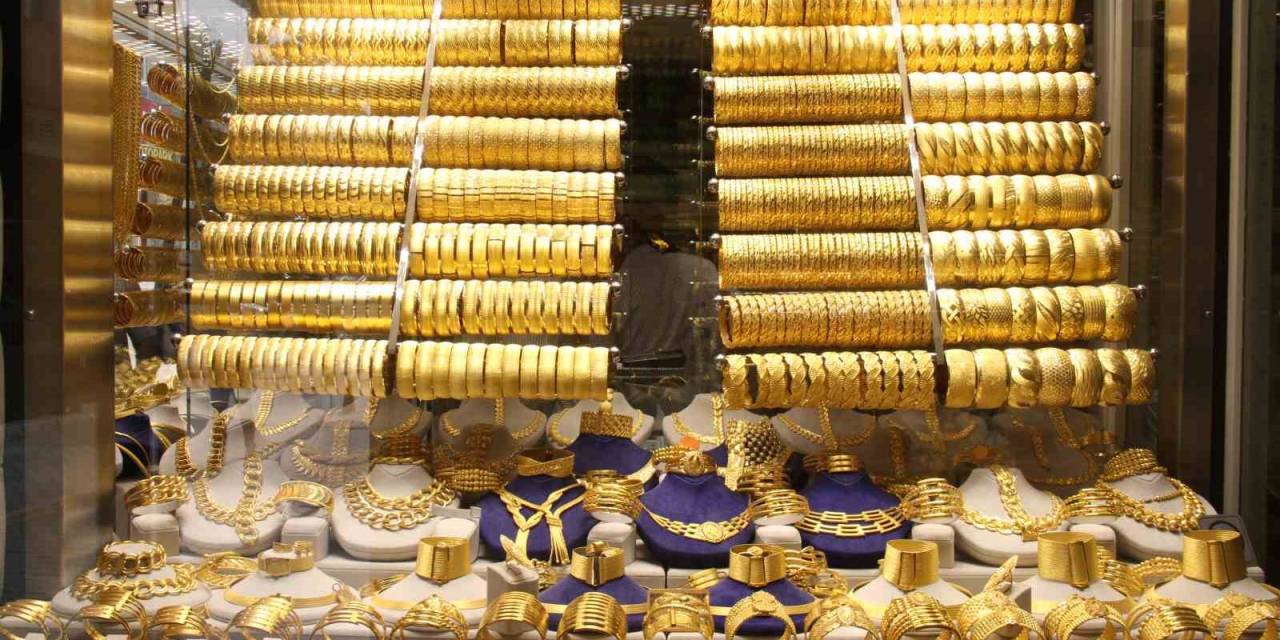 Kuyumculardan Vatandaşlara Altın Tavsiyesi, "Yıl Sonuna Kadar Altında Çok Büyük Bir Yükseliş Beklemiyoruz"