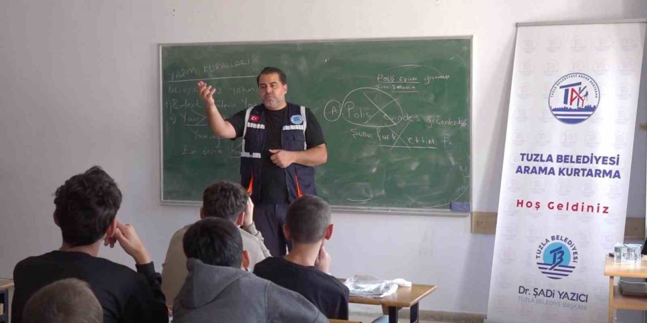 Tuzla’da Deprem Farkındalığı: Günde 120 Kişiye Eğitim Veriliyor