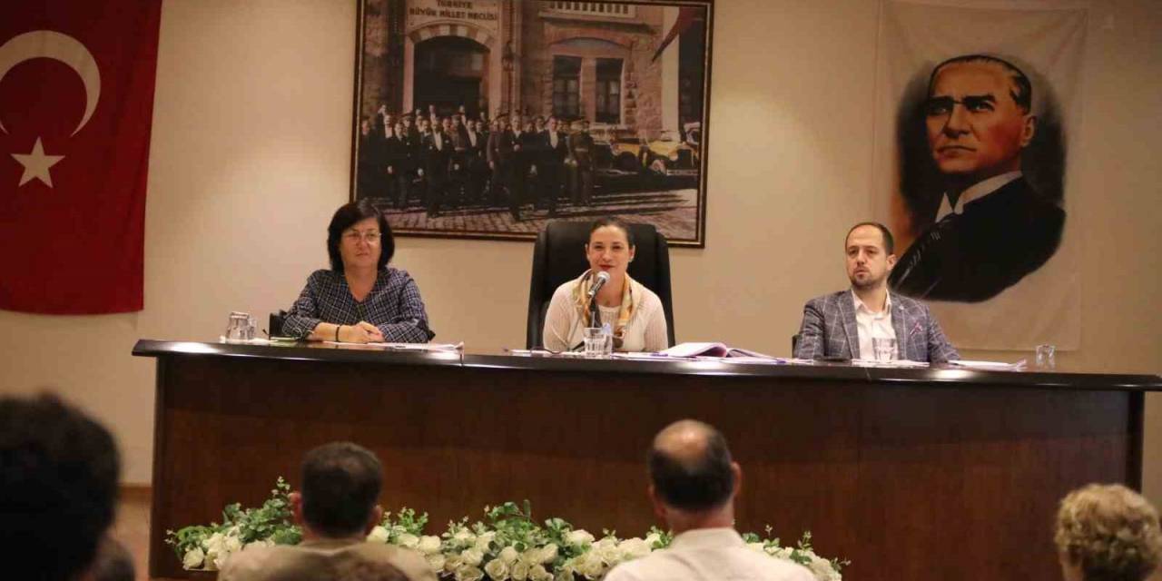 Selçuk’ta Kalkanıma Bütçesi Kabul Edildi: "Biz 4,5 Yıldan Beri Koruduk, Kalkındırdık"