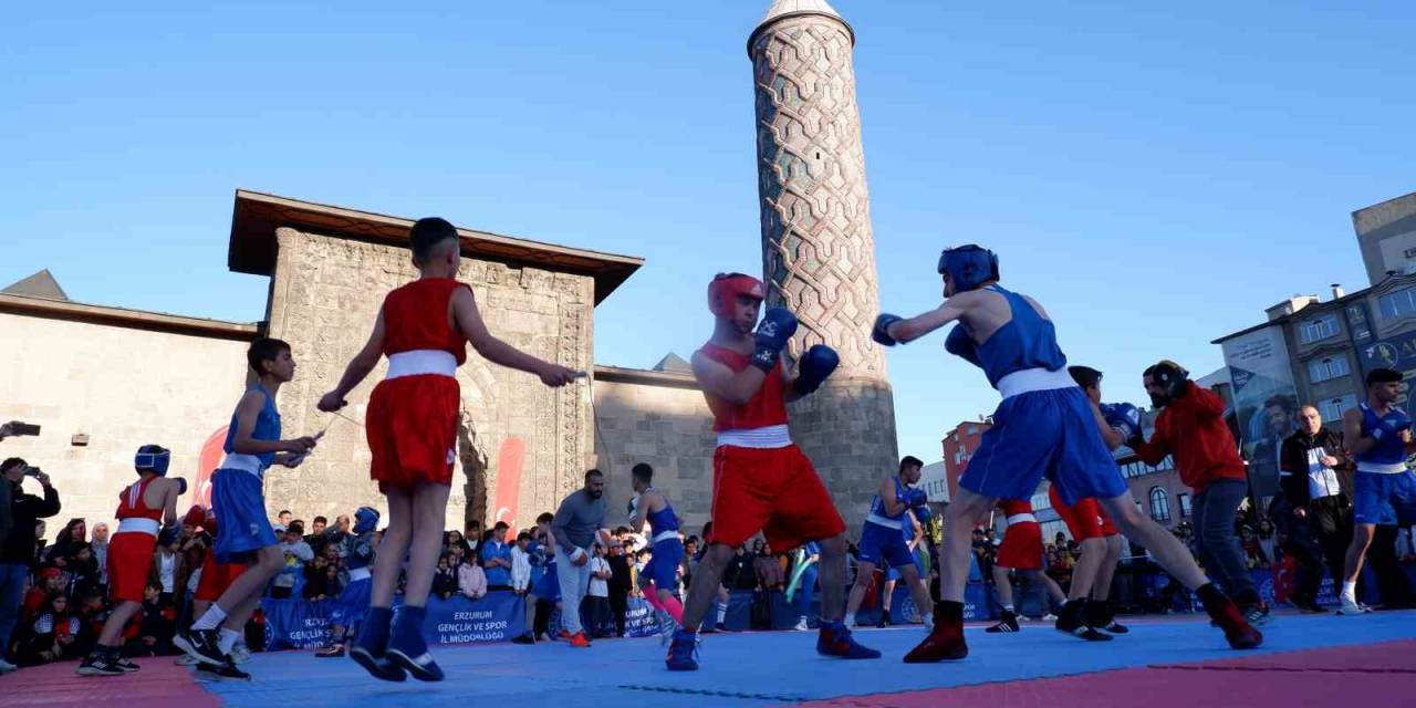 Şenlik Havasında Spor Kutlaması