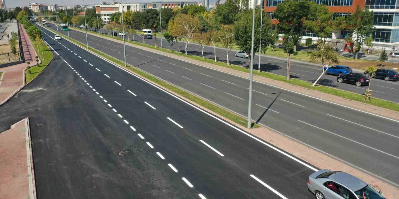 Büyükşehir, Günde 300 Bin Aracın Geçiş Yaptığı Yolda Asfalt Çalışmasını Tamamladı