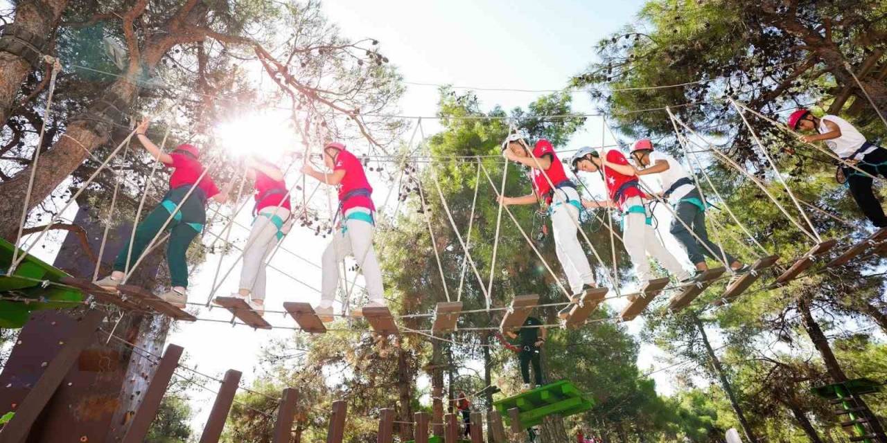 Macera Parkurlarında Eğlenceli Ve Adrenalin Dolu Anlar Yaşadılar