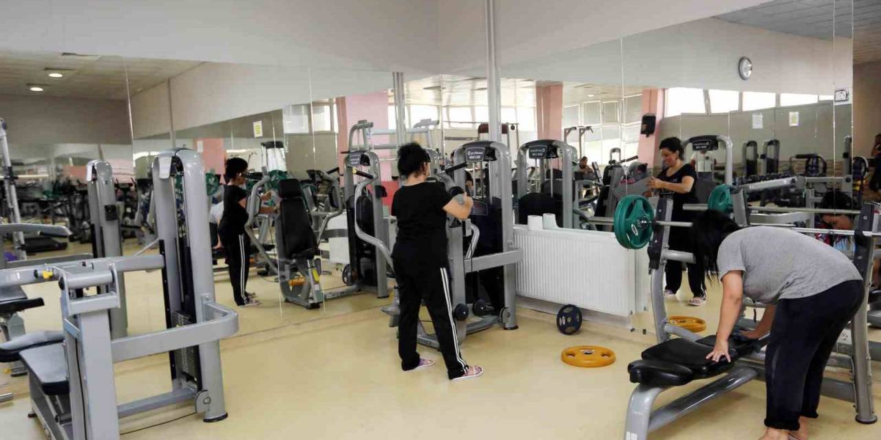 Yenimahalle Belediyesi Temiz Tuttuğu Havuzlarıyla Kışa Hazır