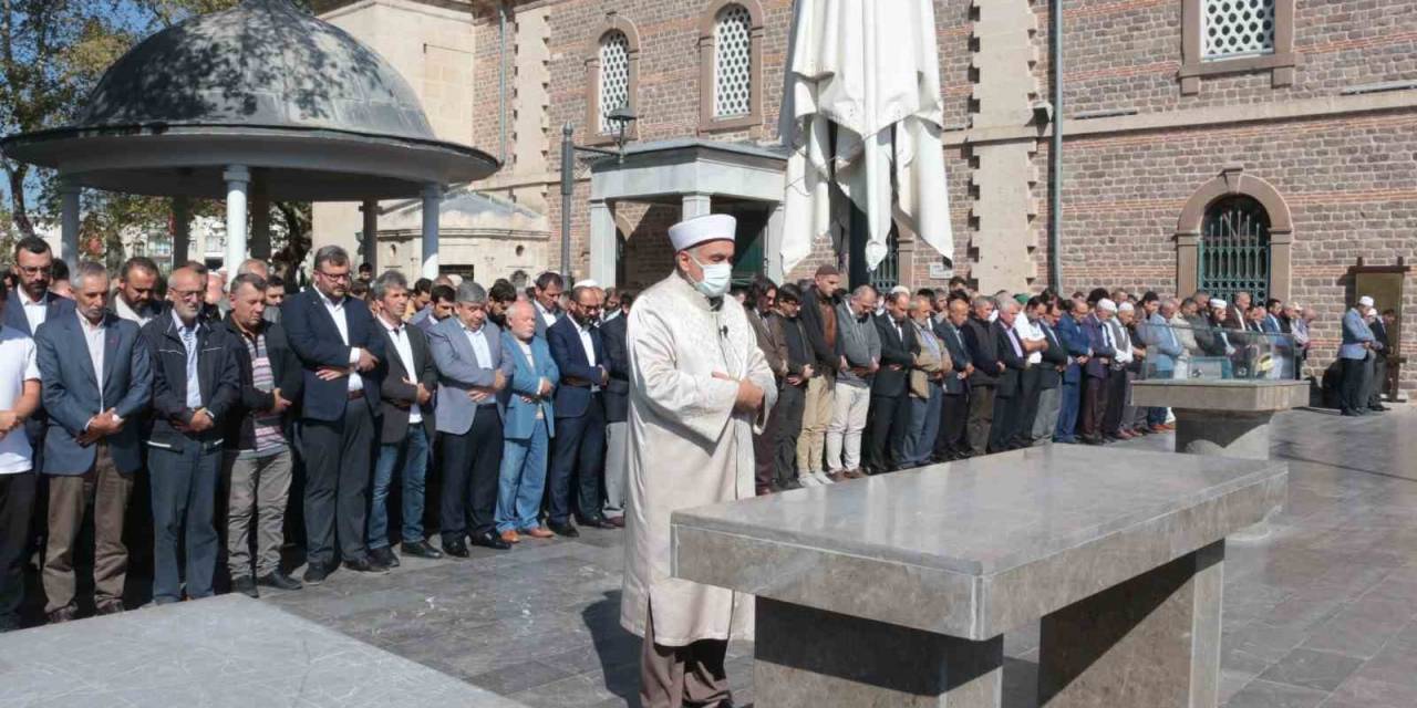 Balıkesir Müftüsü’nden Filistin’e Büyük Dua