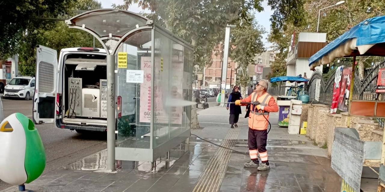 Adıyaman Belediyesinden Temizlik Mesaisi