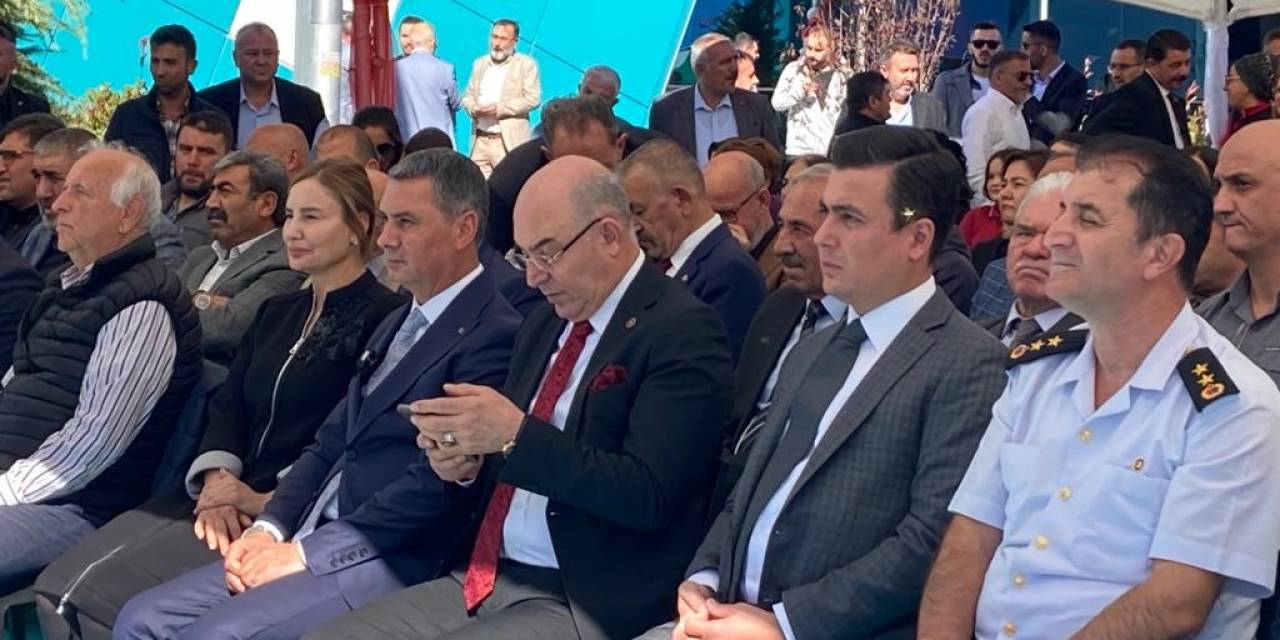 Gölbaşı Belediyesi Buz Pateni Ve Tırmanma Spor Salonu Açtı