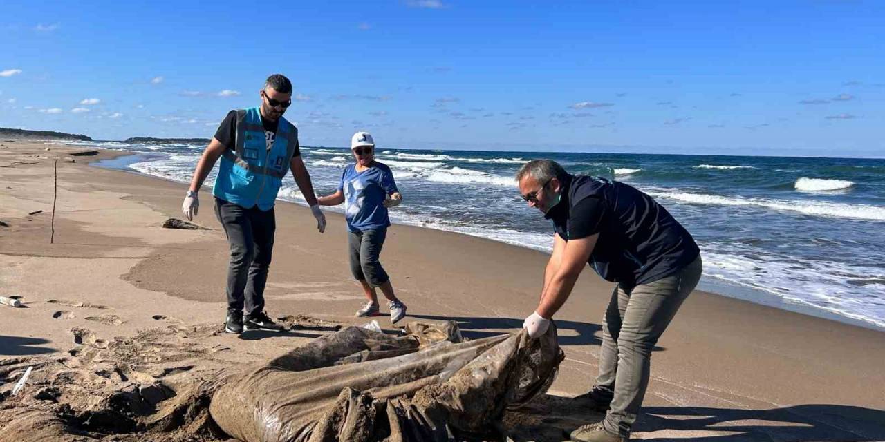 Uzunkum’da Kilolarca Atık Toplandı