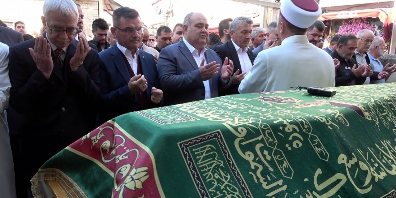 Önce Asıl Sonra Gıyabi Cenaze Namazı Kılındı