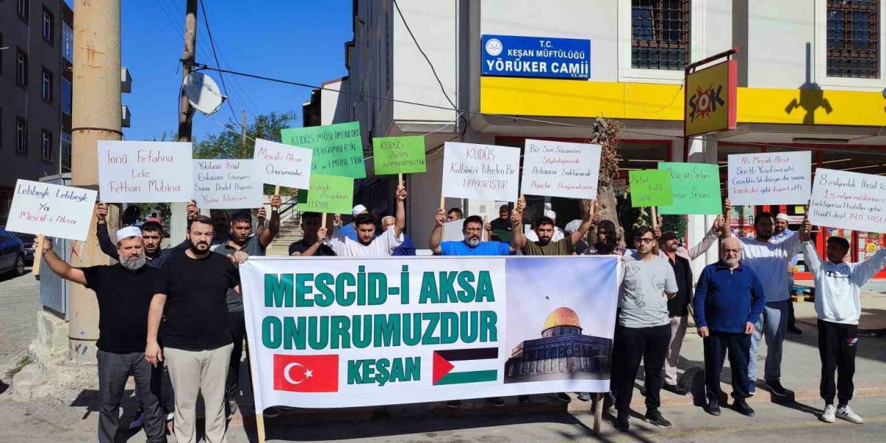 Keşan’da Cuma Namazı Çıkışında Filistin’de Hayatlarını Kaybedenler İçin Gıyabi Cenaze Namazı Kılındı