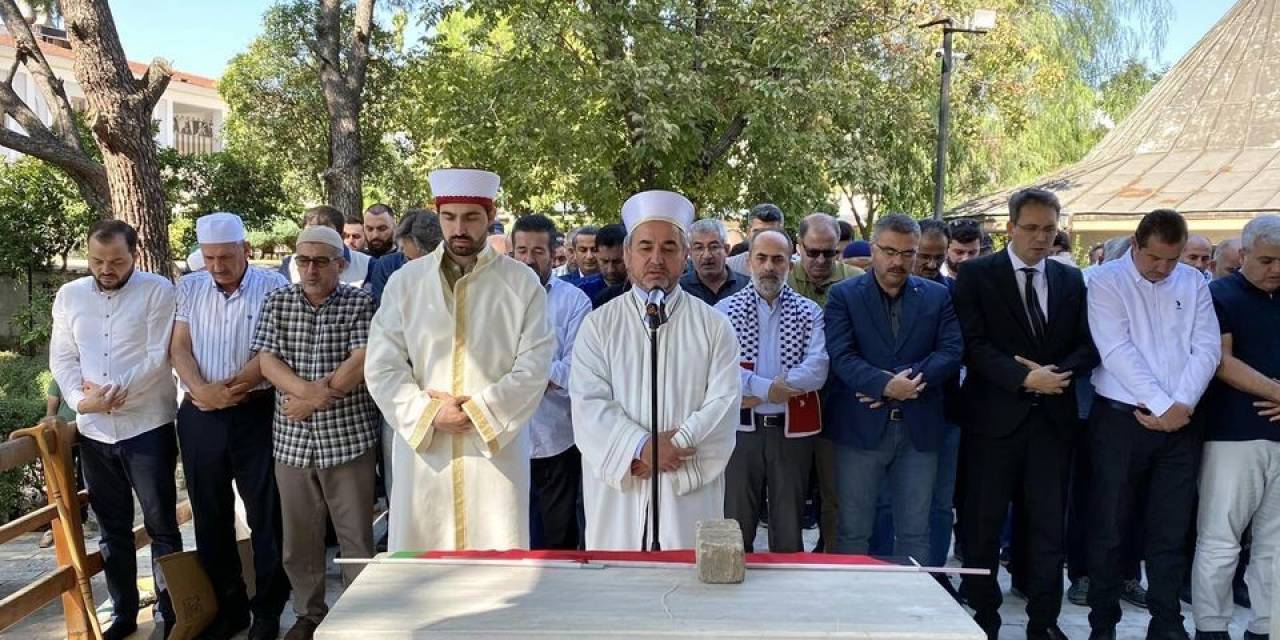 Filistin’de Hayatını Kaybeden Müslümanlar İçin Gıyabi Cenaze Namazı Kılındı