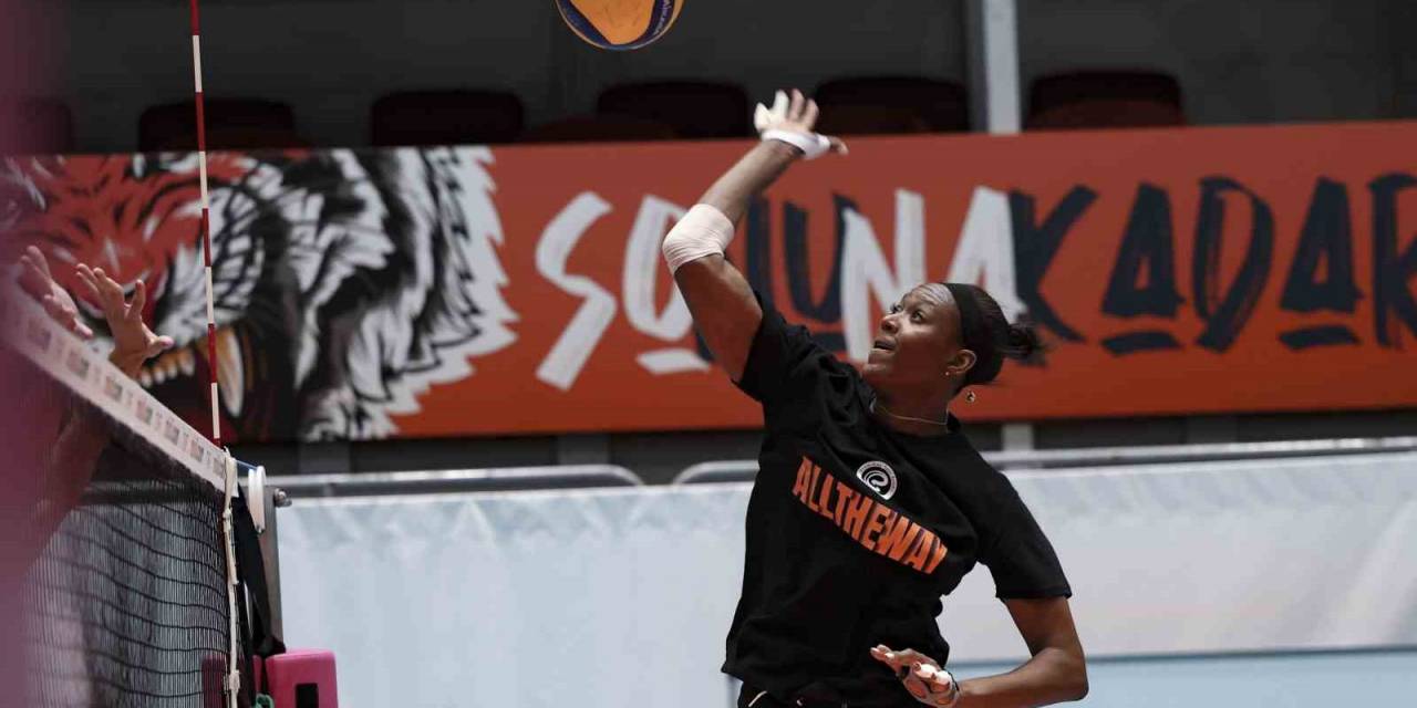 Eczacıbaşı Dynavit, Sezonun İlk Maçına Çıkıyor