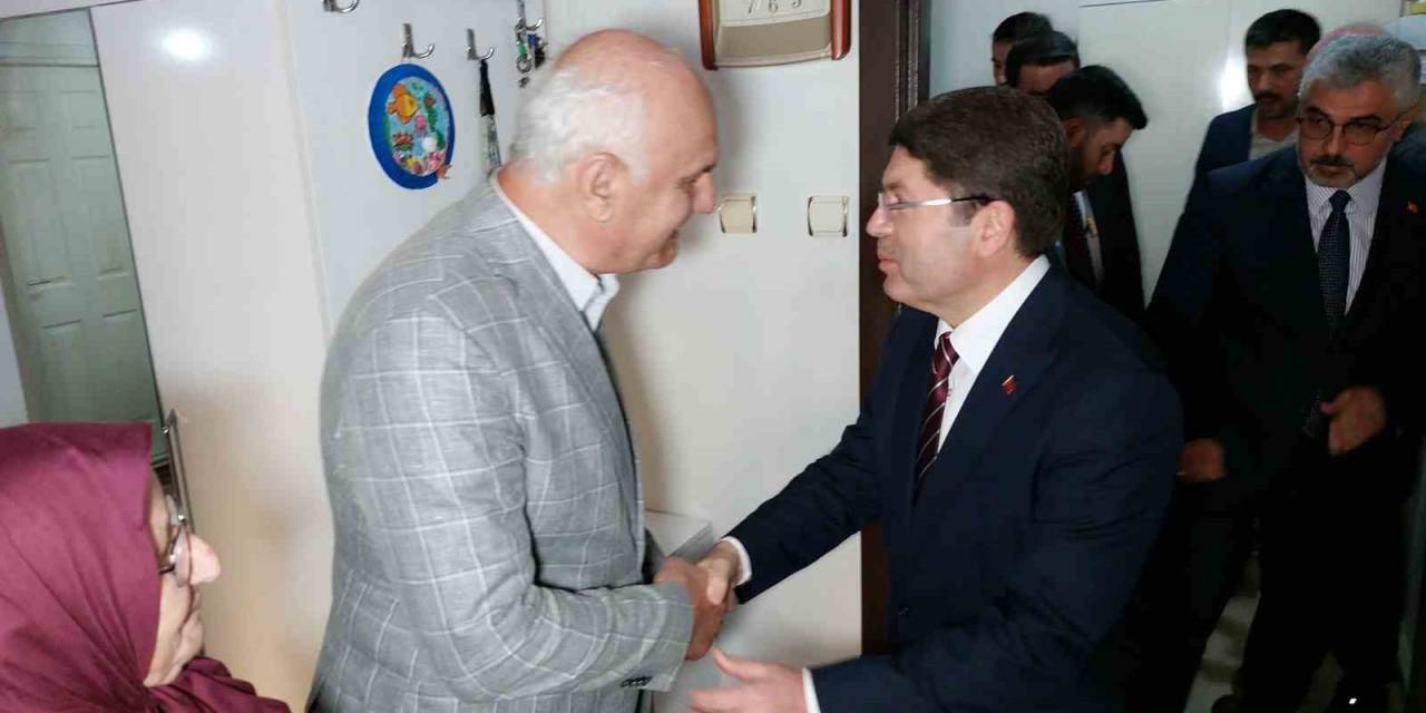 Adalet Bakanı Tunç, Şehit Başsavcı Murat Uzun’un Ailesini Ziyaret Etti