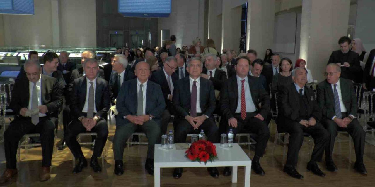 11. Cumhurbaşkanı Abdullah Gül, Kayseri’de ‘Cumhuriyet’in 100. Yılı Resepsiyonu’na Katıldı