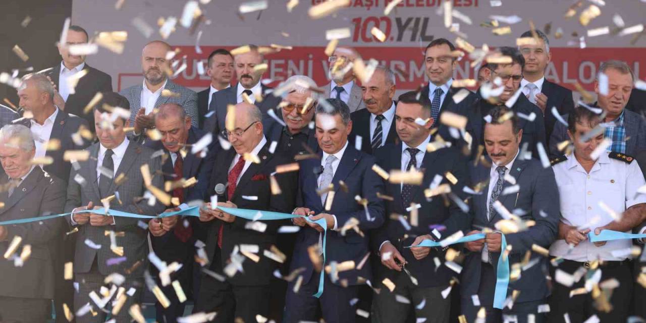 Ankara’nın Başkent Oluşunun 100. Yılında, 100. Yıl Buz Pateni Ve Tırmanma Salonu Hizmete Açıldı