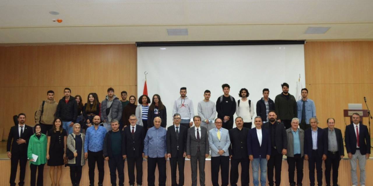 Zbeü’de Yapay Zekanın Geleceği Konuşuldu