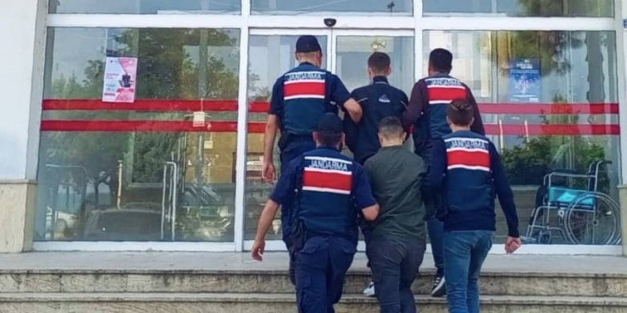 Jandarmadan Aranan Şahıslara Yönelik Operasyon: 70 Gözaltı