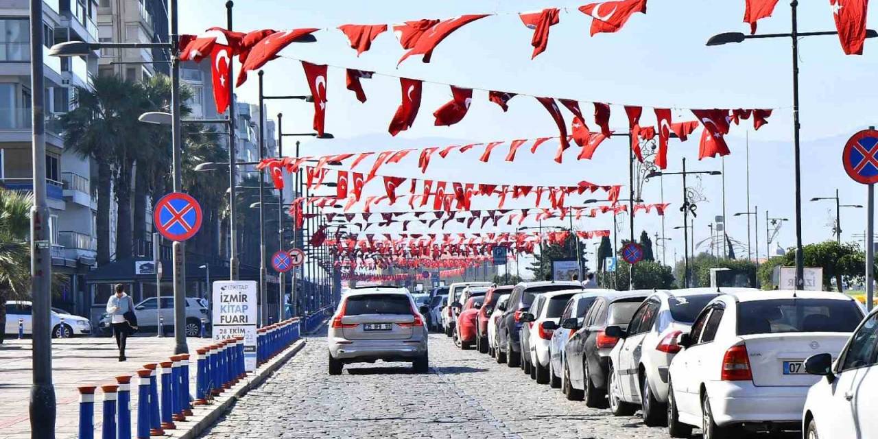 İzmir Cumhuriyet’in 100’üncü Yıl Kutlamalarına Hazırlanıyor