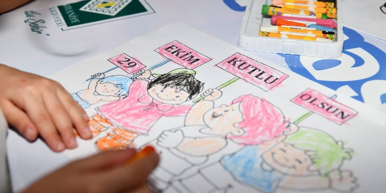 Osmaniye Belediyesi Çocuk Oyun Otobüsü “Cumhuriyet” Teması İle İlkokullarda