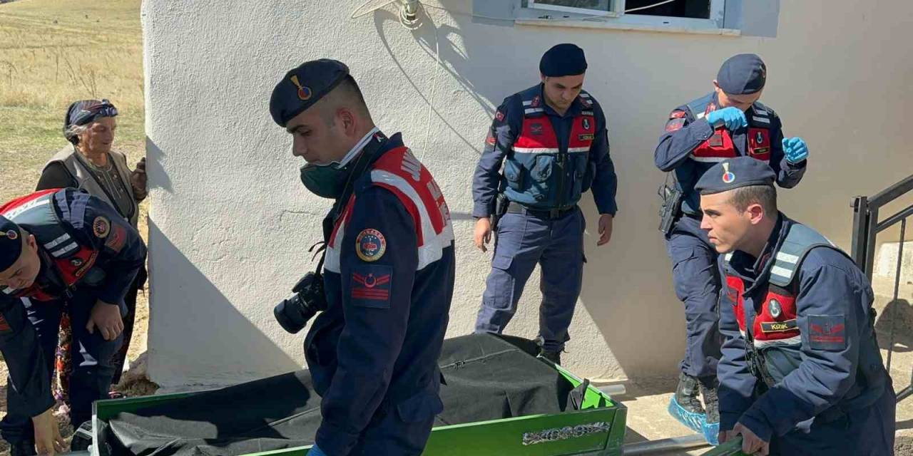 47 Yaşındaki Adamın Cansız Bedenini Kızı Buldu
