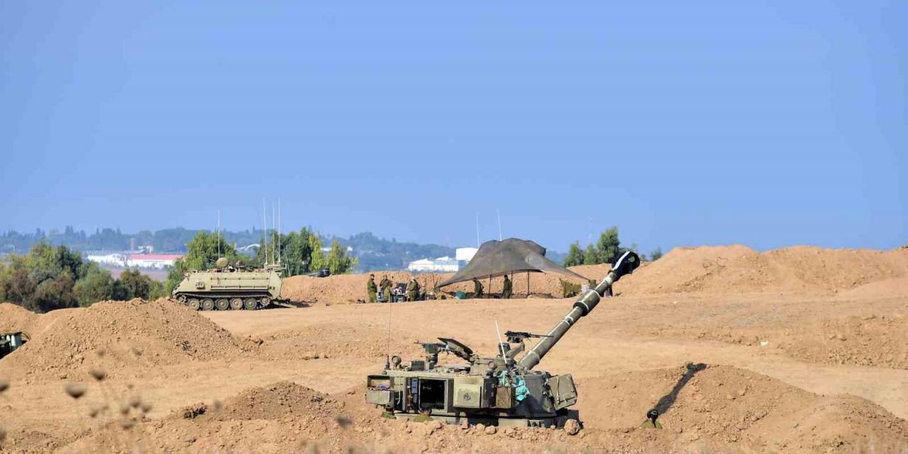 İsrail Tankları, Kara Harekatı İçin Gazze Sınırında Bekliyor