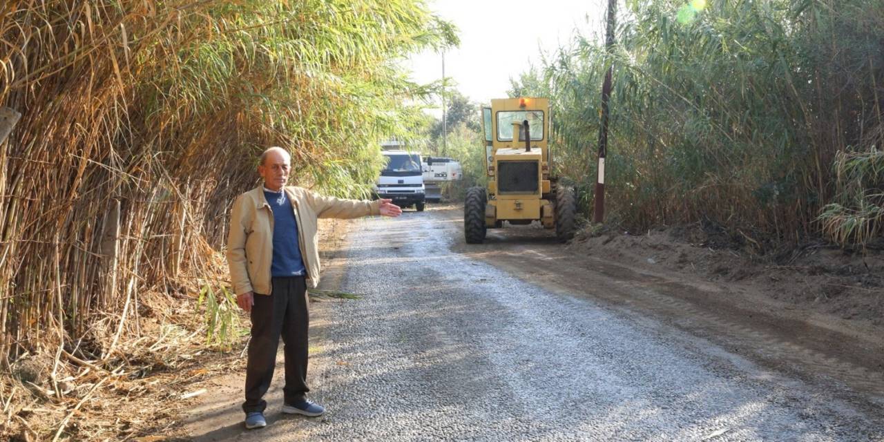 Aydın Büyükşehir Belediyesi 20 Mahallenin Kullandığı Yolu Temizliyor